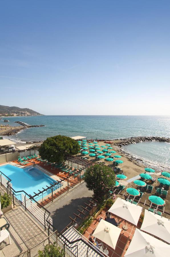 Hotel Bellevue Et Mediterranée Diano Marina Esterno foto