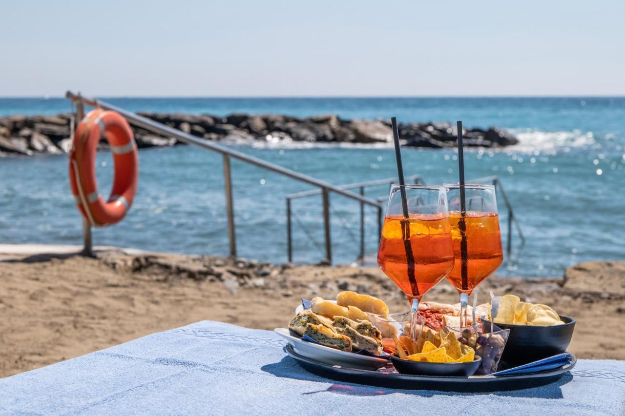 Hotel Bellevue Et Mediterranée Diano Marina Esterno foto