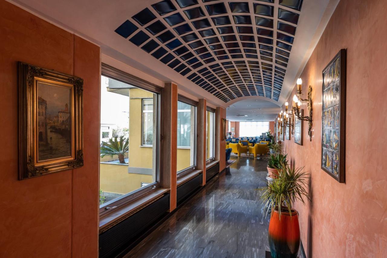 Hotel Bellevue Et Mediterranée Diano Marina Esterno foto