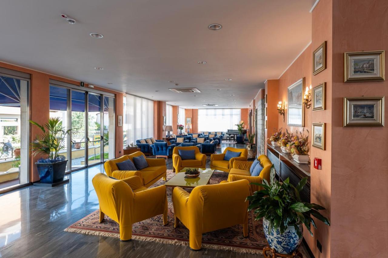 Hotel Bellevue Et Mediterranée Diano Marina Esterno foto