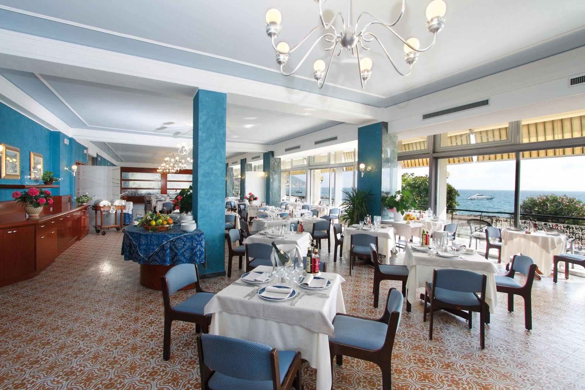 Hotel Bellevue Et Mediterranée Diano Marina Esterno foto