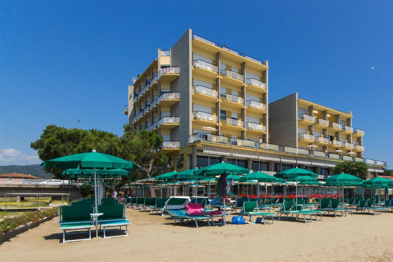 Hotel Bellevue Et Mediterranée Diano Marina Esterno foto