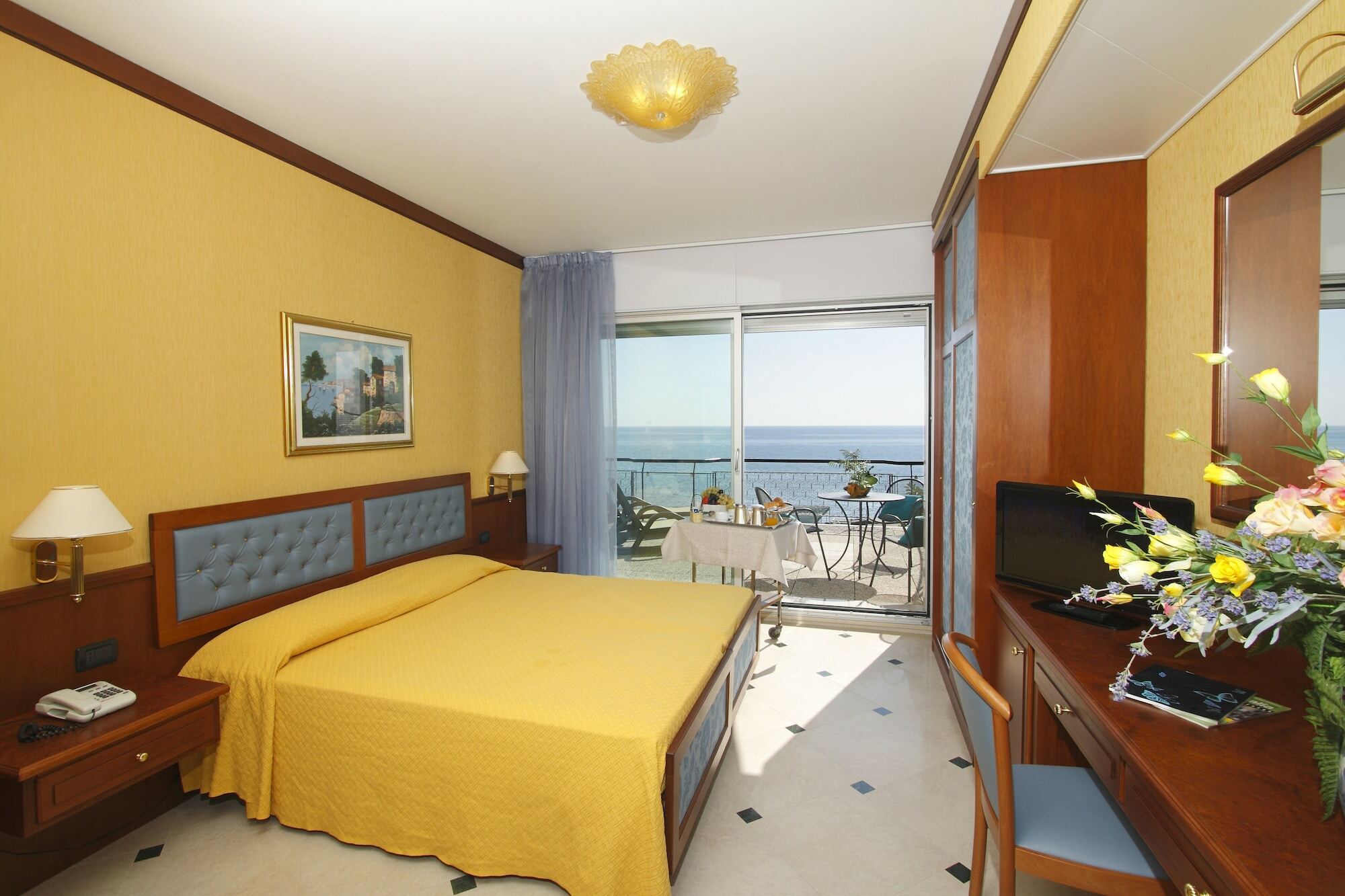 Hotel Bellevue Et Mediterranée Diano Marina Esterno foto